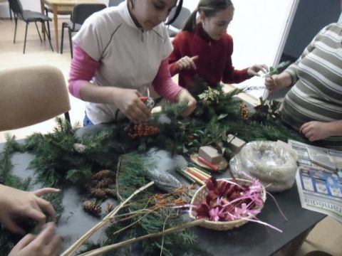2013_Mikulásváró_kézműves_foglalkozás (21)
