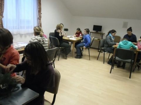 2013_Mikulásváró_kézműves_foglalkozás (29)