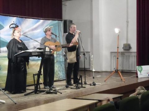 2013.10.11. színház_Tiszakarád2
