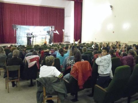 2013.10.11. színház_Tiszakarád4