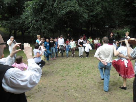 2013pácin (13)_Táncház az óvodában4