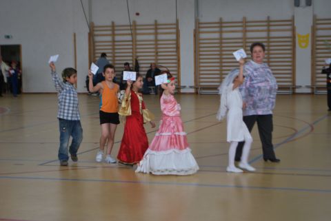 2014_02_28_cigánd_iskola farsang (26)