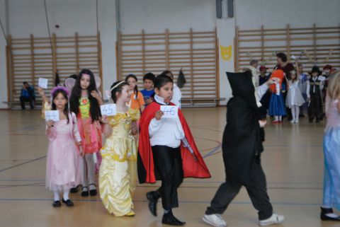 2014_02_28_cigánd_iskola farsang (37)