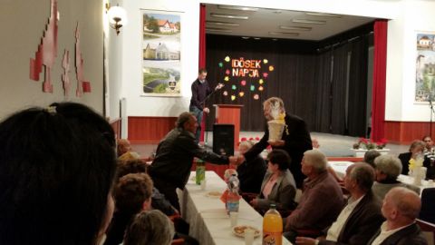 Karcsa_2014_10_01_időseknapja (10)