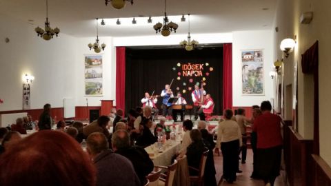 Karcsa_2014_10_01_időseknapja (24)