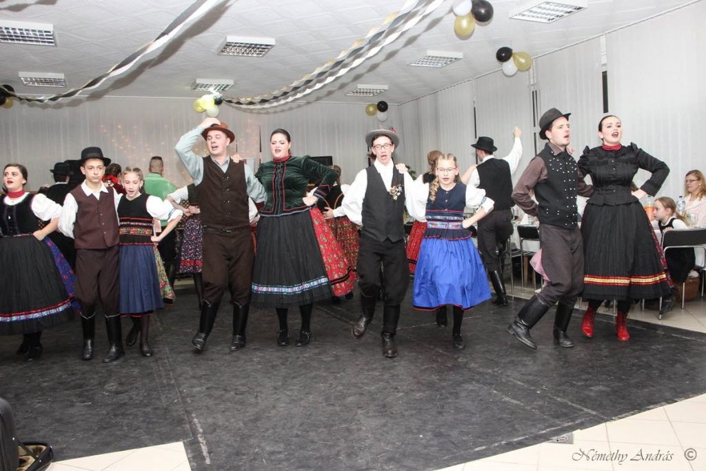 Sarkantyús Néptáncegyüttes farsangi bálja
