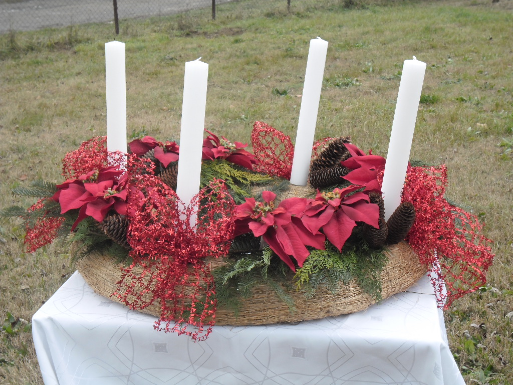 Meggyújtották az első Adventi gyertyát Tiszakarádon