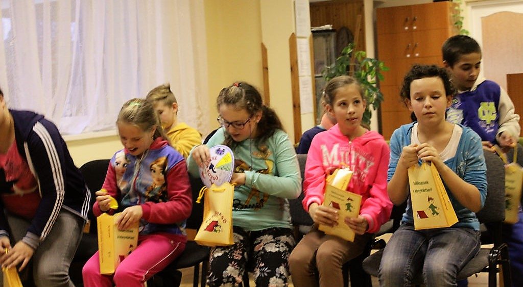 1perc és nyersz! vetélkedőt tartottak a Városi Könyvtárban