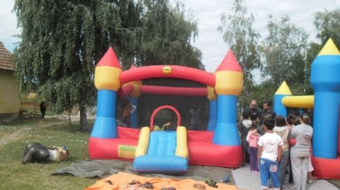 lacacseke_2013_augusztus_27_jatszohaz  (30)