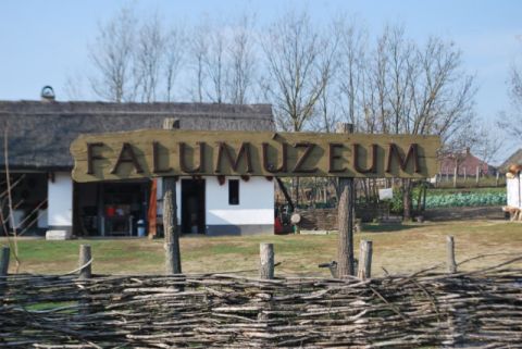 2013_10_25_cigaand_múzeum (10)