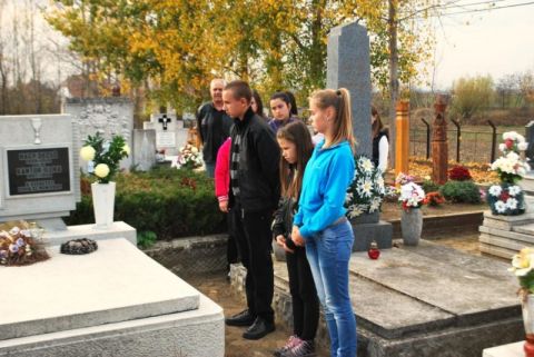 2013_10_29_cigánd_mindenszentek (75)
