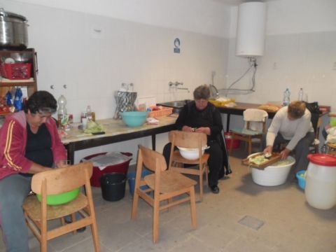 2013_10_30_kisrozvagy_savanyúkáposzta készítés (2)