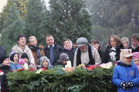 2013_12_01_cigánd_gyertyagyújtás 1 (21)