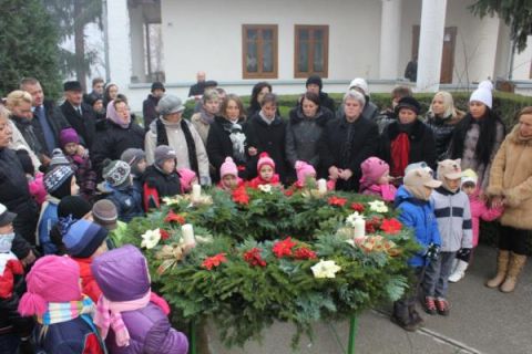 2013_12_01_cigánd_gyertyagyújtás 1 (24)