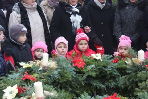 2013_12_01_cigánd_gyertyagyújtás 1 (32)