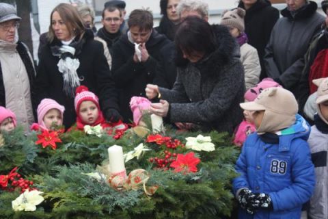 2013_12_01_cigánd_gyertyagyújtás 1 (33)