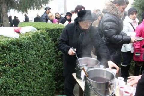 2013_12_01_cigánd_gyertyagyújtás 1 (42)