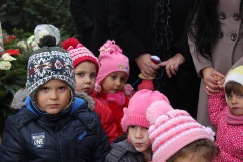 2013_12_01_cigánd_gyertyagyújtás 1 (8)