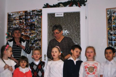 2013_12_17_cigánd_karácsony az idősek klubjában (20)