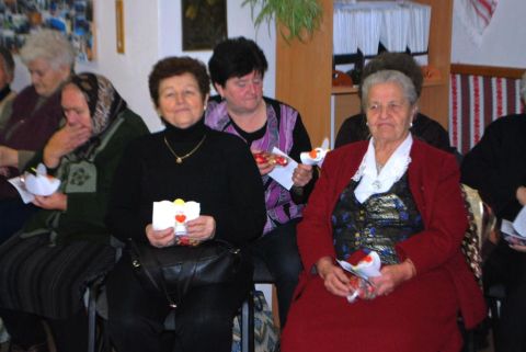 2013_12_17_cigánd_karácsony az idősek klubjában (38)