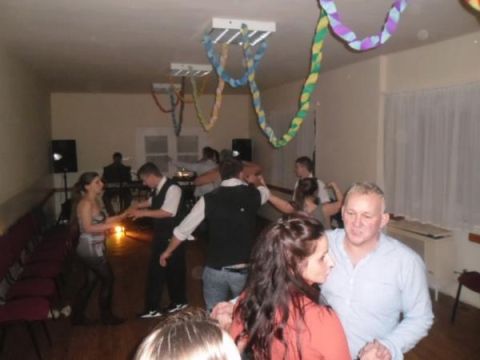 2013_12_21_kisrozvagy_jótékonysági batyus bál (22)