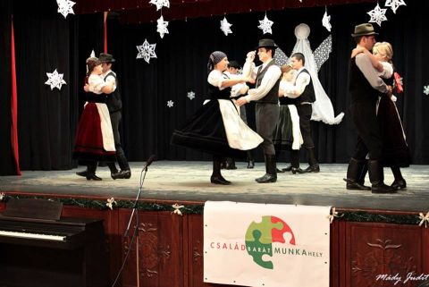 2013_12_28_cigánd_szociális központ családi nap (11)