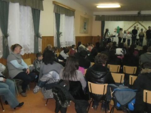 adventi_hangverseny_révleányvár_2013.12 (26)