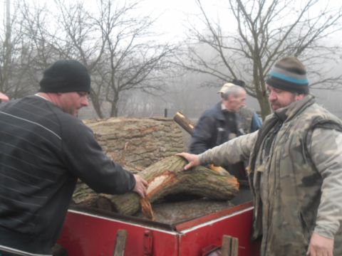 tüzelőfa_osztás_révleányvár_1 (12)