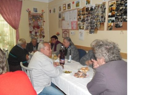 Névnapok az idősek klubjában 2013.09.26_Kisrozvágy2
