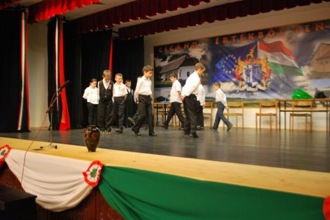 2014_03_14_cigánd_március 15 (47)