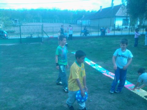 2014.04.24_husveti_jatszohaz_képek_révleányvár (2)