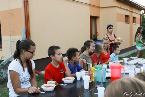 2014_07_04_cigánd_pizsama_party (8)