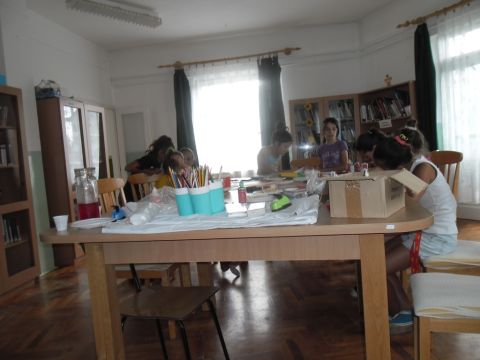 Felsőberecki_kézműves és tánc foglalkozás_2014.08 (3)