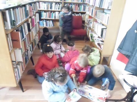 2014_ovisok_a_konyvtárban (3)
