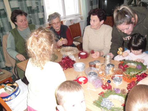 Adventi koszorú készítés 2014.11.26. Alsóberecki (9)