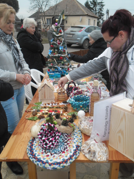 2014_12_13_Karácsonyi vásáron a kisrozvágyiak (1)