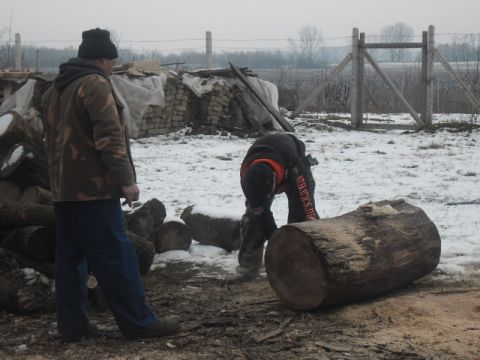 2015_01_10_Szociális tűzifa_Kisrozvágy (1)