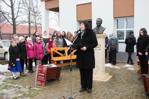 2016_01_29_cigánd_magyar kultúra hete_kántor mihály szobor koszorúzása (7)