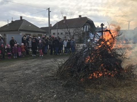 kiszebáb égetése+szikes (5)